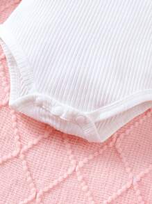 3Pcs Baby Girl Heart Print Romper Set Long Sleeve Triangle Bodysuit And Bell Bottom Pants With Bowknot Headband, Great For 0-1 Year Old Girls Spring Autumn