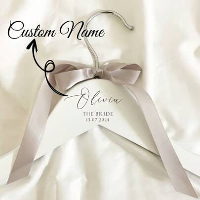 Gravierte Kleiderbügel für die Hochzeit, personalisierte weiße Mäntelaufhänger für Braut und Bräutigam, maßgefertigte Hochzeitstags-Kleiderbügel, Braut-Erinnerungsstück, Brautjungfern, ornamental, wiederverwendbar, multifunktional, stilvoll, exquisit, hochwertig, individuell, personalisiert, einzigartig