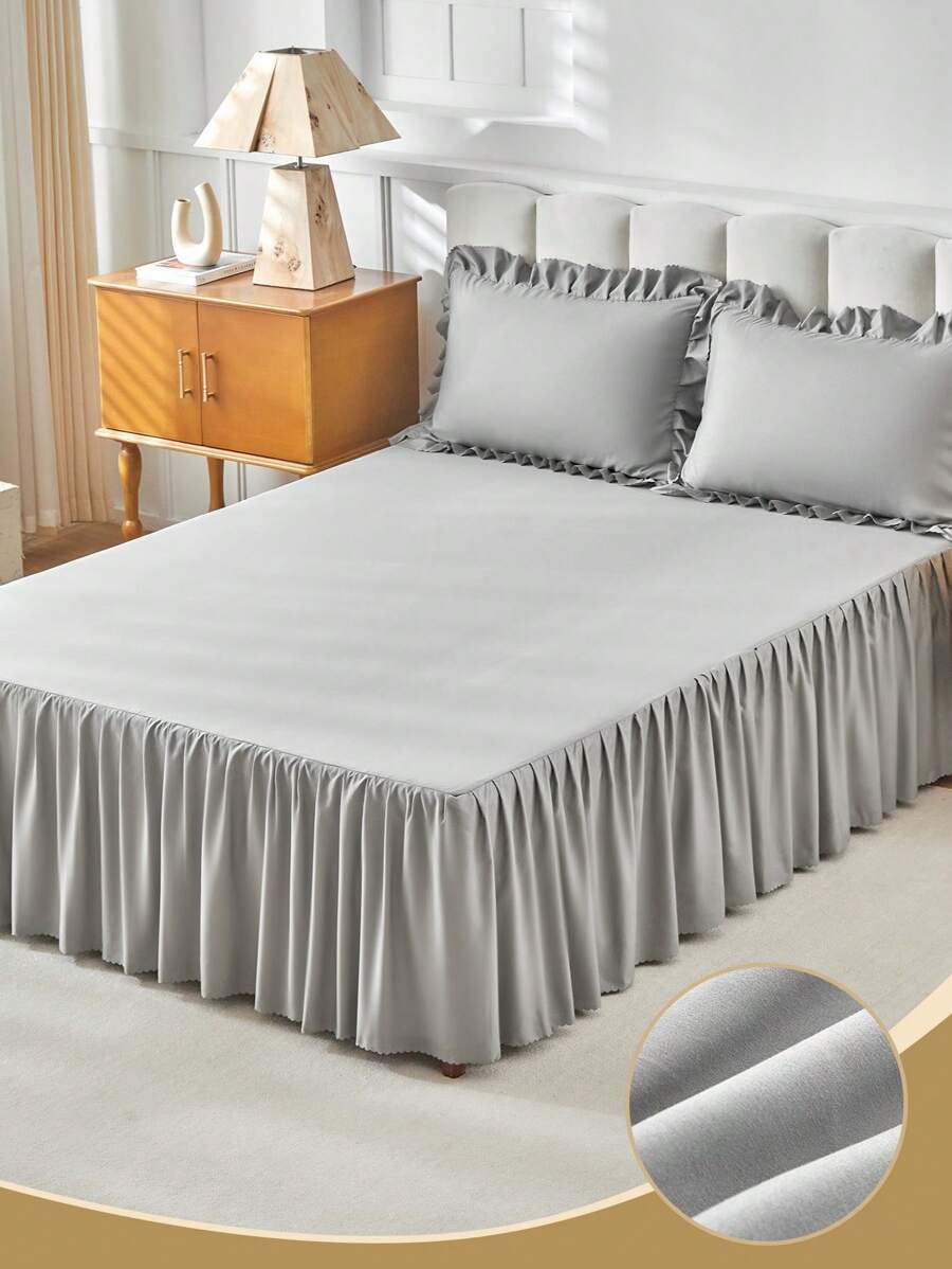 1 chiếc ga trải giường màu trơn, ga trải giường xếp ly màu trắng, mềm mại và thoáng khí, đồ dệt gia dụng thoải mái, chất liệu lụa sang trọng, nhẹ nhàng cho tóc và da, giúp ngủ ngon giấc, phù hợp với giường đơn, đôi, cỡ Queen, cỡ King, có thể giặt máy, ga trải giường chống bụi, không bao gồm gối và vỏ gối, vật dụng cần thiết cho mùa tựu trường.