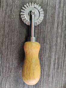 1pc Pastry Cutter (Wooden Handle), Italian Pasta Maker Roller, Pizza Cutter Wheel, Pie Crust Trimmer With Dumpling Crimper Wheel, Used For Baking, Crushing Dough, Pastry Roller, Suitable For Home And Kitchen, Kitchen Gadget