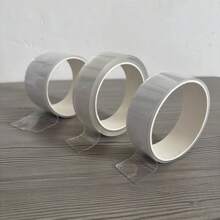 这款纳米胶带足够长，具有超强粘性和高透明度。它也是一种可清洗的双面胶带，可以重复使用。它防水耐热，适用于舒适的家庭、潮湿的浴室、烟雾缭绕的厨房或日常办公环境中的各种粘合需求。