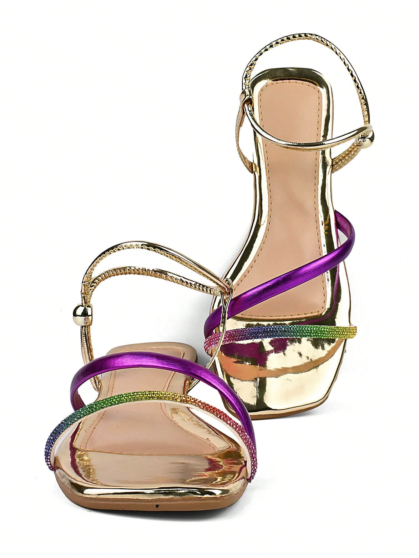 Sandália Rasteira Feminina dourada com detalhes em roxo e strass colorido Sandália Rasteira Feminina dourada com detalhes em roxo e strass colorido