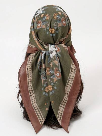 1条90*90厘米女士佩斯利花纹印花围巾，可作户外头巾、颈巾、优雅头饰、发带、发饰，是秋冬季提升造型的理想之选，适合沙特阿拉伯国庆日等绿色主题场合。