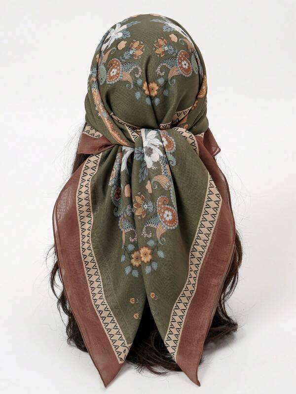 1条90*90厘米女士佩斯利花纹印花围巾，可作户外头巾、颈巾、优雅头饰、发带、发饰，是秋冬季提升造型的理想之选，适合沙特阿拉伯国庆日等绿色主题场合。