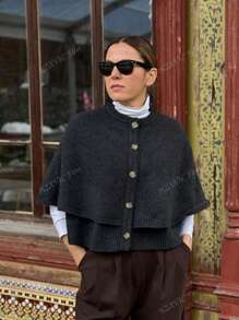 Conception de style cape pour femmes, sensation rétro Top de gamme française, pull tricoté boutonné, cardigan col rond, veste pull