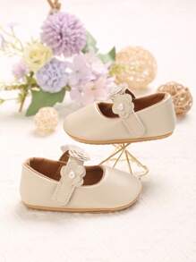 1 双春秋婴儿 0-1 岁女童公主花朵装饰 PU 软底平底鞋