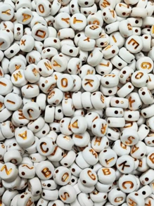 300 Beads Letters Round Alphabet Vowels And Consonants Beads Crafts Jewelry - 白色和金色 - 查看 2