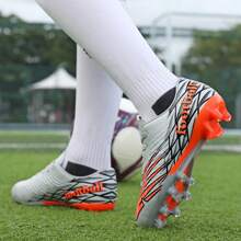 儿童专业足球鞋，经典时尚系带设计，适合日常足球训练、比赛，防滑耐磨钉鞋，专业草皮鞋