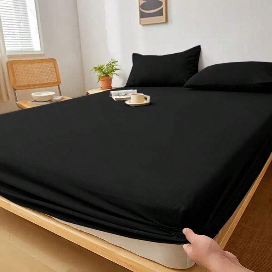 3-PIECE 400 THREADLINE QUEEN SHEET BEDDING SET PRINTED MICROPERCALE - Black - View 1