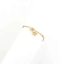 1条新款经典字母蝴蝶结不锈钢串珠手链，女士