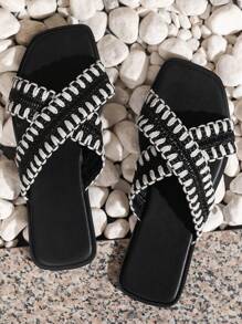 Girl's Comfortable Soft Bottom Black & White Criss-Cross Design Open Toe Flat Sandals, Casual & Fashionable For Teenagers, Summer Beach, Indoor, Daily Wear - Black - View 5