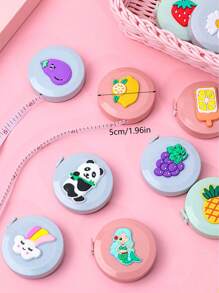 1 pieza Cinta métrica Mini Fija con dibujos animados, cinta métrica de plástico portátil y adorable para medir circunferencias, de 1,5m, color aleatorio