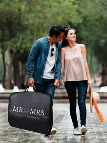 1 件便携式婚纱服装袋，三折新娘礼服袋，适用于长礼服，带衬料和配件口袋，黑色礼服套，适用于婚纱、晚礼服