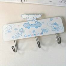 Sanrio Crochet en acrylique sous licence Sanrio, avec un lien solide, mignon Hello Kitty, convient aux designs de Chat noir et de Rouleau de cannelle. Peut être utilisé comme organisateur polyvalent pour serviettes, sacs et clés - parfait pour la maison, le bureau et le rangement de salle de bain