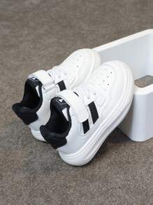 A Pair Of Unisex White Shoes, Black And White Sports Shoes, Hook And Loop Anti Slip And Wear-Resistant Soft Sole, Lightweight For Boys' Running Shoes And Girls' Board Shoes