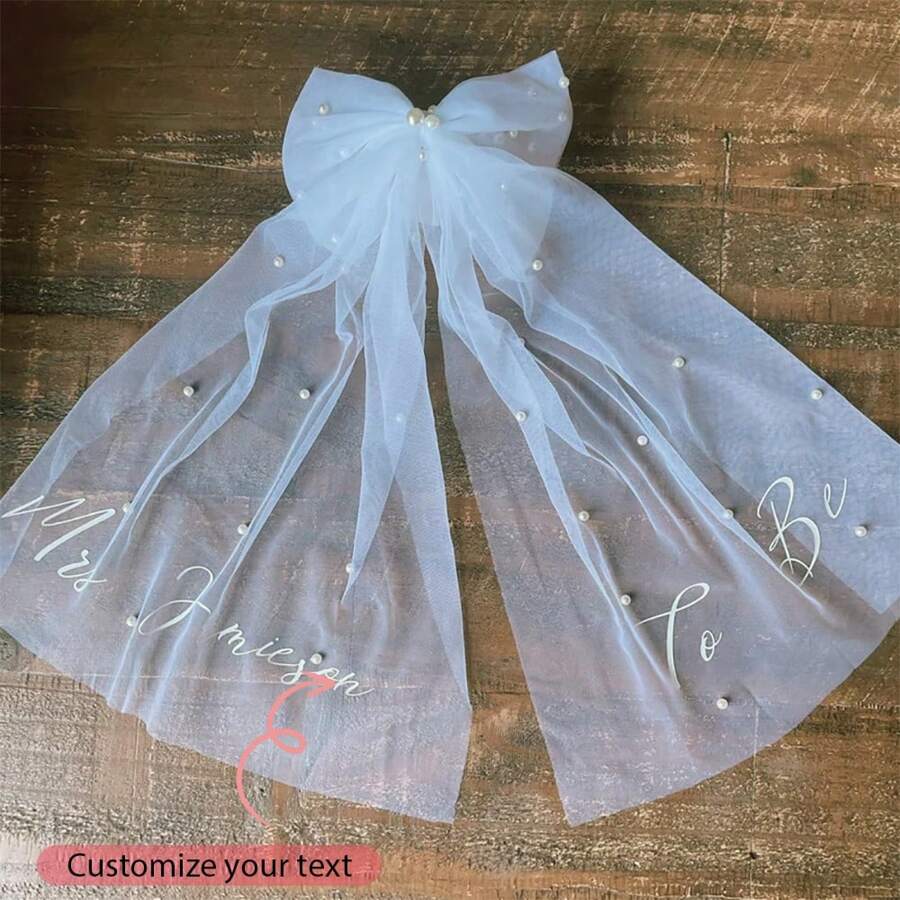 个性化定制新娘头纱，白色仿珍珠蝴蝶结短款头纱，配梳子，适合单身派对、告别单身派对、新娘送礼会、海滩风、乡村波西米亚风婚礼、订婚、单身周末派对装饰、礼物、拍照道具等场合。风格：Y2K、休闲、可爱、可定制。送给她的理想礼物，适合送给朋友、返校季、大学新生、时尚秋季、服装配饰、定制婚礼配饰、女士发饰。 - 白色 - 查看 1