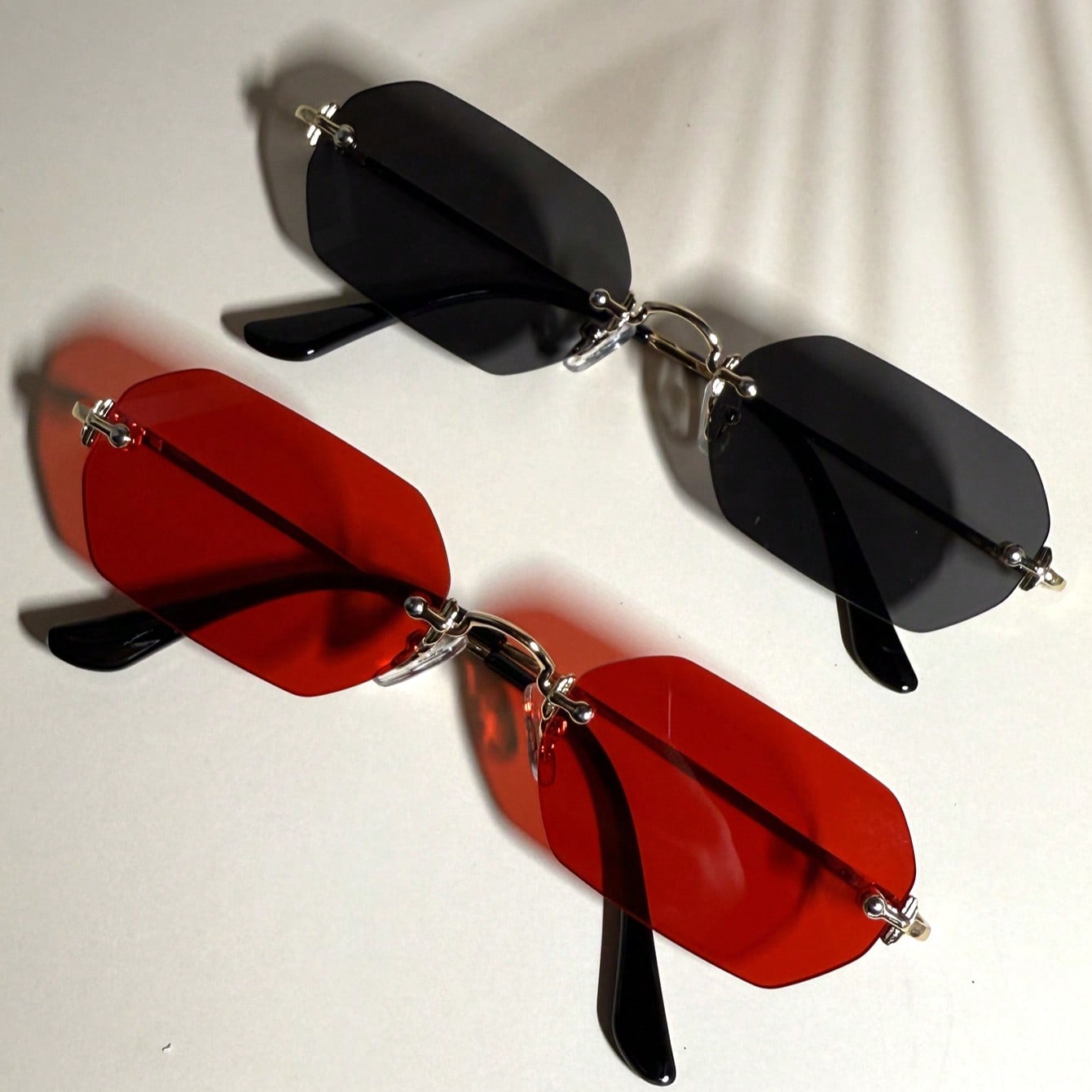 2pcs Men's Oversized Red Hexagon Frame Vintage Full Metal Fashion Glasses, Gradient Color For Street, Beach, Daily Commute, Classic Retro Traveler Fashion Glasses (With Lanyard And Cleaning Cloth)