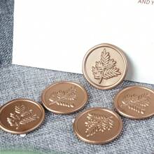 50/100/200/300 piezas Pegatinas de cera con iniciales personalizadas, pegatinas de sello de cera hechas a mano para invitaciones de boda, pegatinas de cera autoadhesivas para sobres - Bronce, ornamental, resistente al agua, multifuncional, multifuncional, ornamental para estudiantes de último año de secundaria, estudiantes universitarios, estudiantes universitarios, estudiantes de primer año, estudiantes de segundo año, estudiantes de cursos inferiores