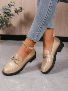 2024 neue glänzende Lackleder Quasten Mittelabsatz Retro Loafer, Lässig Flats, passend für kleine halbe Größen, Große Größen, Mode Studenten