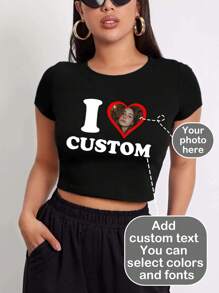 定制以“我爱你”为主题的女士短袖T恤，添加您的文字和图片（徽章图案/情侣照/全家福/自拍/宠物照片等），您的照片将出现在爱心图案内，文字可以选择您喜欢的字体和颜色，设计您专属的个性化印花短袖T恤，作为送给女朋友的礼物，休闲百搭。 - 黑色 - 查看 1