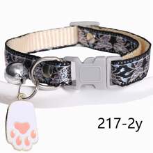 Collier réglable pour animaux de compagnie de 22-32 cm/8,66-12,6 po avec nœud papillon et clochette, décoration avec rivets pour chats et chiens
