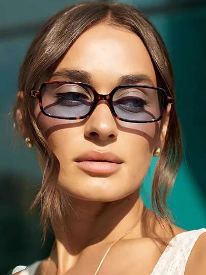 Maquillaje Chica Linda Con Lentes Ropa De Mujer Y Hombre, Comprar