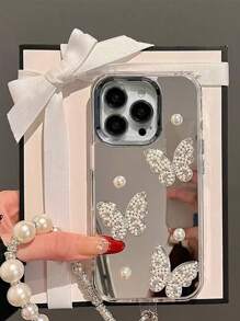 علبة هاتف فاخرة مزينة بالخرز الصناعي على شكل فراشة مع سلسلة متوافقة مع إصدارات أيفون 14 برو ماكس/14 برو/14، أيفون 15 برو ماكس/15 برو/15، أيفون 16 برو ماكس/16 برو/16، أيفون 13 الجديد، هدية أنيقة للنساء - فضي - مشاهدة 1
