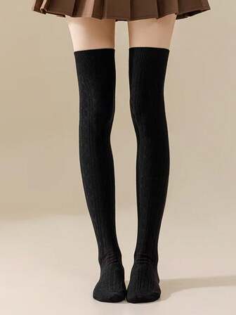 Enfärgade kabelstickade knähöga strumpor, Lämpliga att kombinera med minikjolar, Mysiga