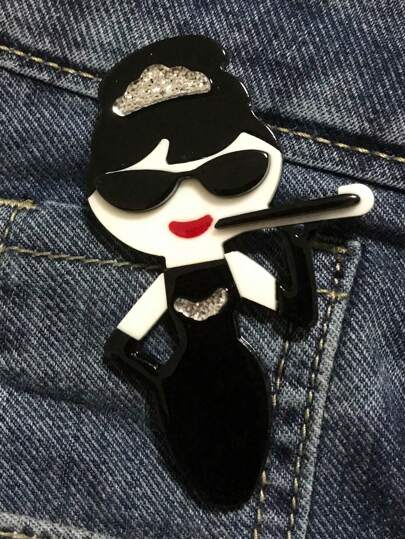 1pc Handmade Elegant Black And White Acrylic Brooch, Creative Women Lapel Pin Accessory School