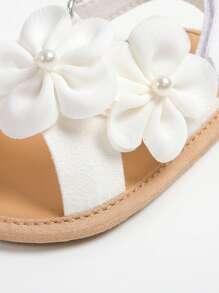 Infant Girl Sandals Newborn Non-Slip Soft Rubber Sole Sandals For Infant Boys Open-Toe Outdoor Casual Summer First Walkers Shoes Infant Summer Sandals 0-1 Year Old Soft Bottom Non Slip Sneaker White Small Flower Breathable Infant Shoes 0-18 Months