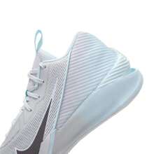 Nike Zapatillas de baloncesto para hombres G.T. JUMP ACADEMY EP, zapatos deportivos casuales ligeros, transpirables y cómodos - Plata metalizada/gris medio/azul glaciar/amarillo limón claro - Ver 8