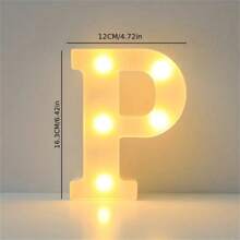 1 个 16 厘米 LED 发光字母灯，有 26 个字母和 10 个数字可供选择，适用于家庭、酒吧、婚礼、生日派对氛围装饰