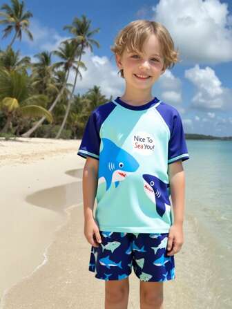 年轻男孩 2024 新款时尚卡通鲨鱼印花泳衣和沙滩短裤套装