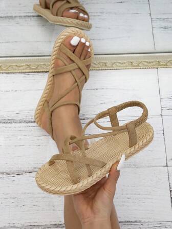 Scarpe estive di moda da donna color cachi, sandali piatti intrecciati simili alla paglia, ciabatte casual da spiaggia, con design della suola alla espadrillas