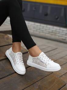 Women's White Nurse Shoes Summer Casual Sports Shoes Mesh Breathable Flat Lace Sneakers Student Shoes Fashionable Lace-Up Travel Shoes - White - View 4