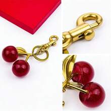 5 Pack Bag Extender, Wallet Strap Extender, Wallet Extender Replacement Accessories, Decorative Lanyard, Cherry Pendant, Glitter Cherry Charm, Clip Keychain (For Handbags, Wallets, Shoulder Bags, Crossbody Bags), Wallet And Women's Keychain Charms, Valentine's Day Women's Bags, Girls Wallets, Bag Making Supplies (Moon, Strawberry, Flower, Pearl, Cherry) For All Major Brand Name Bags - 5 pc-Style B - 查看 6