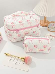 1 Bolsa de maquillaje acolchada con forma de corazón y lazo rosa. Bolsa de cosméticos de viaje, bolsa de cosméticos multifunción, bolsa de baño, bolsa de almacenamiento de joyas, bolsa de almacenamiento de perfumes y cuidado de la piel, bolsa de pinceles, bolsa de toallas sanitarias, bolsa de auriculares, monedero, bolsa de gafas, adecuada para familia, viajes, escuela y trabajo. Adecuada para mujeres y estudiantes. Regalos festivos, regalos de cumpleaños, regalos de Navidad, regalos para mamá, recuerdos, lindo