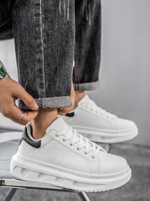 Baskets de style minimaliste pour hommes, de couleur unie, à lacets avant confortables et avec plateforme. Chaussures de skateboard unisexes décontractées et légères, à bout rond, pour l'extérieur, en noir