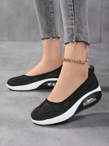 Women's Spring/Summer New Low Vamp Lace Slip-On Athletic Sneakers, Fashionable Breathable Platform Versatile Shoes - Black and White - View 5