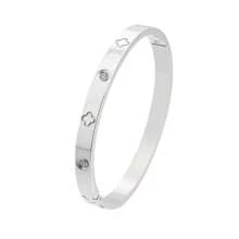 1-Piece Titanium Steel Bracelet, Mirror Polished, Vacuum Coated, Anti-Fading, Featuring A Four-Leaf Clover And Rhinestone, Fashionable Classic Design, Ideal For Daily Wear