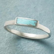 Normcore Stil schmaler Ring, versilbert mit eingelassener Türkiseinlage, passend zu täglichen Outfits, geeignet für Herren und Damen, verschiedene Größen zur Auswahl