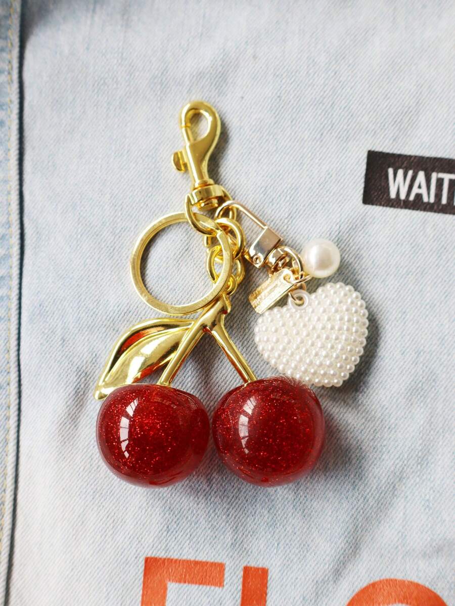 2 件别致樱桃钥匙扣，配闪亮树脂珍珠和蝴蝶结吊坠 - 合金 C 形挂钩扣，适用于女士钱包和包包，是送给家人朋友和情侣的理想礼物，情人节礼物，伴娘礼物，夏季