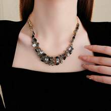 Fashionable Elegant Retro Rhinestone Waterdrop Necklace And Earring Set