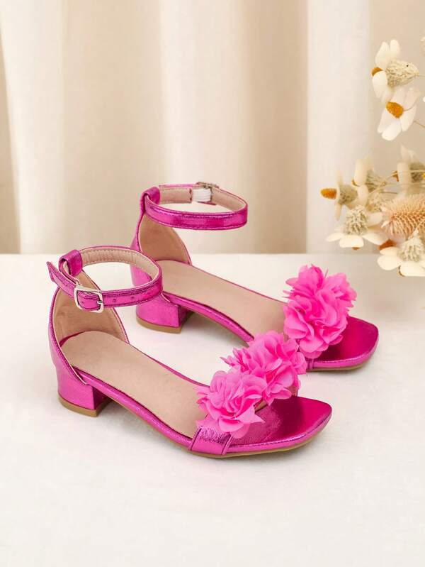 1 paio di scarpe con tacco alla moda di colore rosa brillante per ragazze, con decorazione a fiore rosa sulla punta, adatte per feste, balli, esibizioni scolastiche e outfit quotidiani, per tutte le stagioni