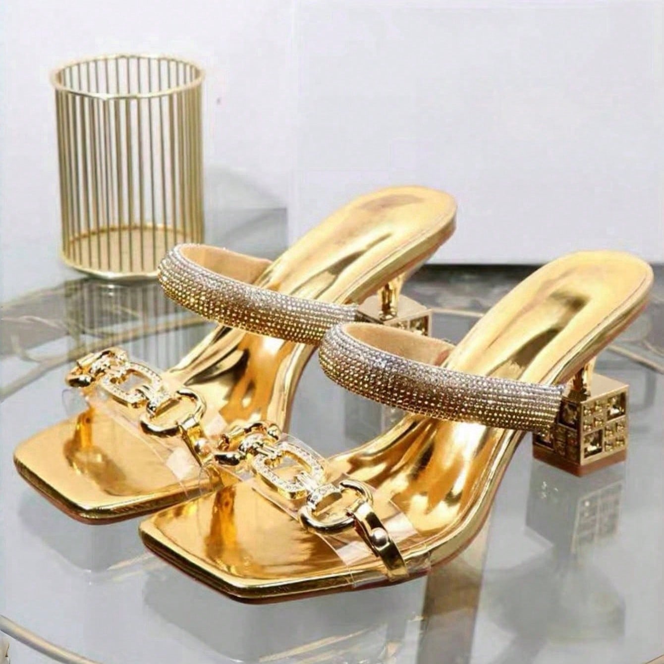 Sandalias de tacón grueso asimétrico de oro metálico de moda 2024, sandalias de tacón alto de verano