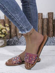 Neue Sommersandalen mit niedrigem Absatz, flacher Rundkappe und Riemen, lässige, modische, leichte, minimalistische und komfortable Retro-Kunst-Lässig-Sandalen für Frauen