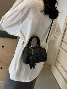 Niche Design Small Bear Handheld Pillow Bag, Minimalist Versatile Textured Shoulder/Crossbody Bag - Black - View 3