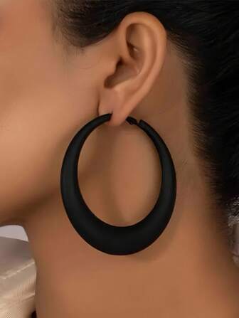 1 Pair Fashionable Matte Black Oversized Hoop Earrings, Elegant & Versatile Jewelry For Women, Suitable For Parties, Gatherings, And Everyday Wear