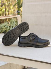 زوج من أحذية الجلد الكاجوال العصرية للأولاد، مريحة للطلاب، مناسبة للربيع/الخريف