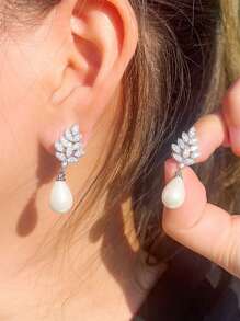 1 Pair Sparkling White CZ Leaf Dangling Pearl Non-Pierced Ear Clips Earrings For Women Without Ear Holes, Jewelry For Brides, Engagement, Wedding, Bridal, Banquet, Party, Prom, Pageant, Bridesmaids, High Quality Accessories - 1 Pair Clip On Earrings - View 3